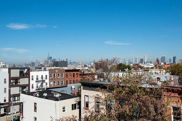 Sold by Compass | media 22
