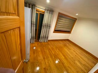 4312 212th St, Bayside, NY 11361