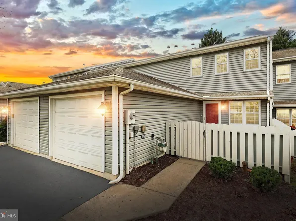 308 Kensington Ct #308, York, PA 17402