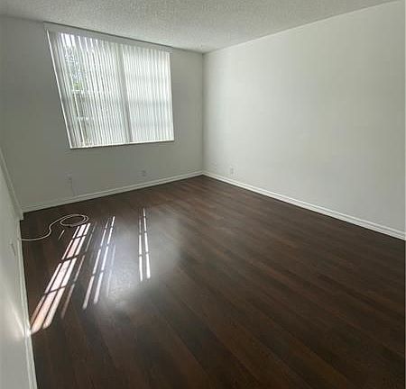 5th image of 9420 Poinciana Pl APT 405