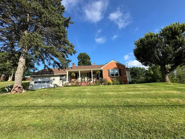 327 Armory Rd, Galax, VA 24333