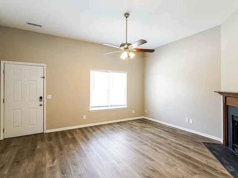 841 Post Oak Dr — Photo 4