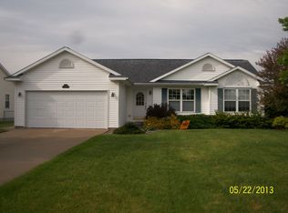 11102 Thornberry Dr, Freeland, MI 48623