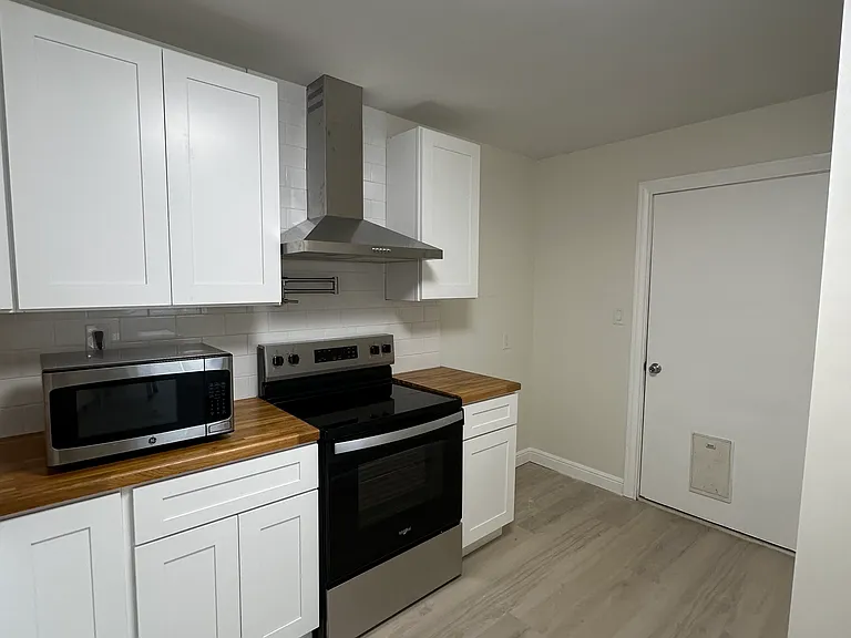 322 Texas Ave #A — Photo 3