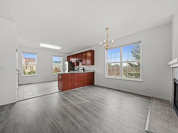 5th image of 760 Lambert Ln #96-1