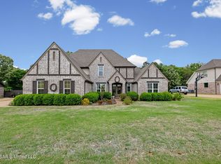 14685 Saint Charles Dr, Olive Branch, MS 38654