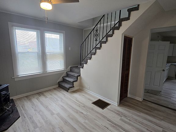 5th image of 438 S Ogden St Unit 2