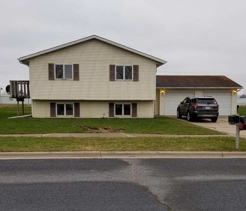 1st image of 430 Lynn Dr