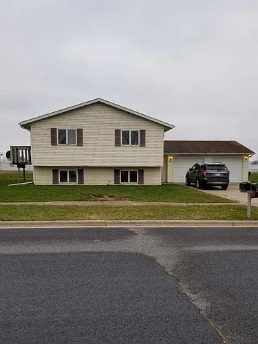 430 Lynn Dr Photo 1