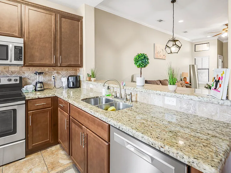 3824 Blackhawk Ln — Photo 8