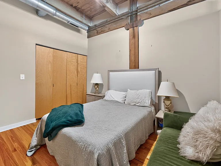 2201 W Wabansia Ave #17 — Photo 11