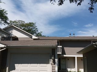 1016 Cumberland Ct, Vernon Hills, IL 60061
