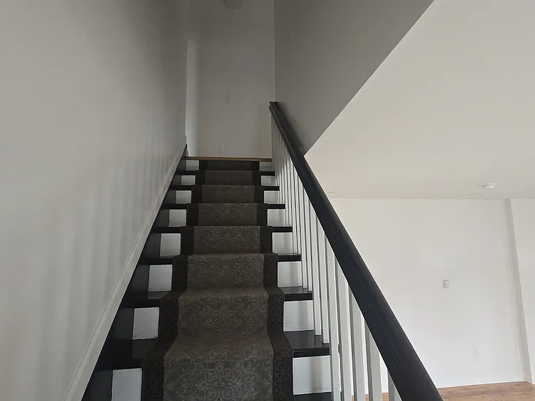 657 W Main St #3 — Photo 2