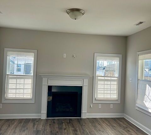 3rd image of 1003 Loretta Ln