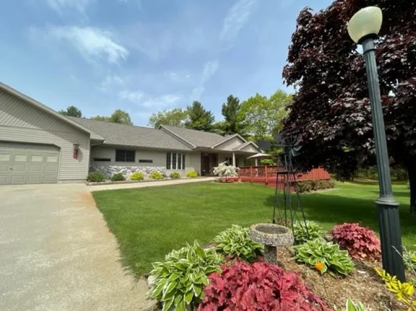 3655 Rollin Hill Ct, Oscoda, MI 48750