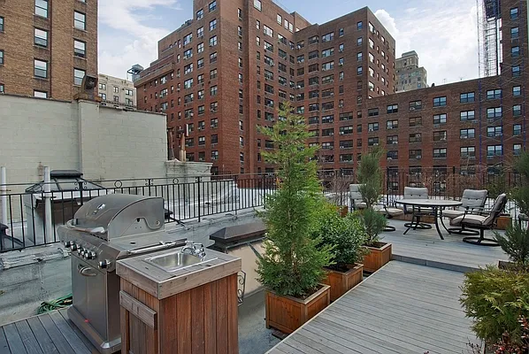 Sold by Corcoran | media 4