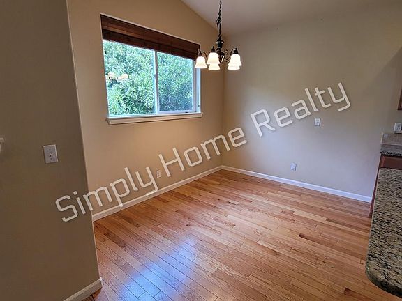 5th image of 740 T St SE