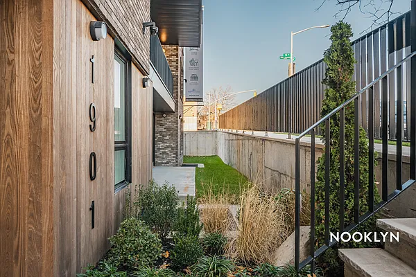 Rented by Nooklyn NYC LLC | media 7