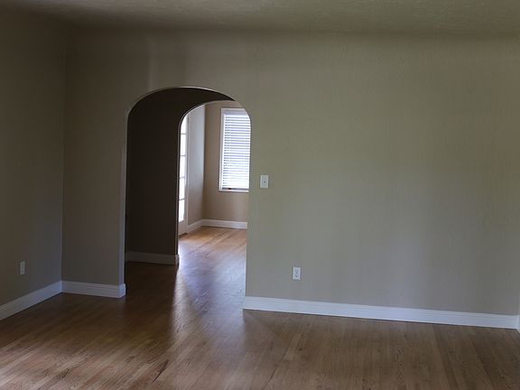 3rd image of 233 S Sunset Dr