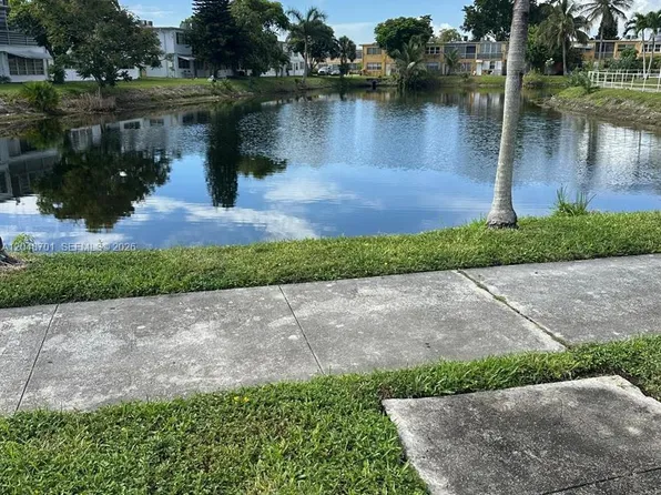 20320 NE 2nd Ave APT 27, Miami Gardens, FL 33179