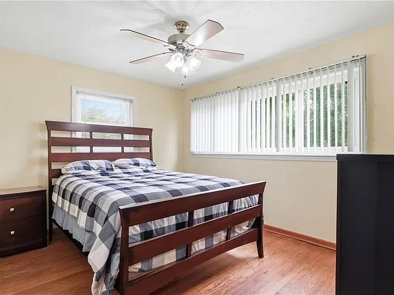1808 Sandy Plains Rd — Photo 14
