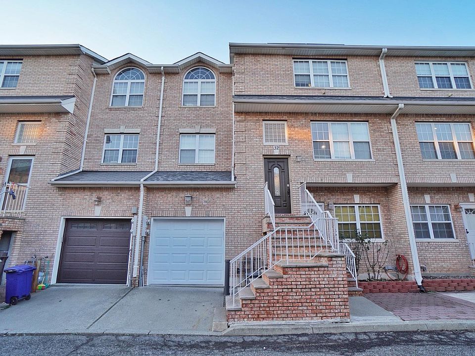 1st image of 32 Daniella Ct