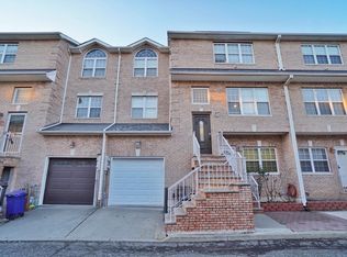 32 Daniella Ct, Staten Island, NY 10314