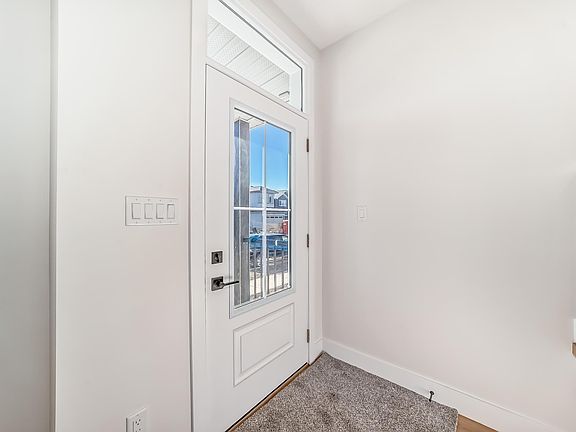 2nd image of 100 Elliott Wynd