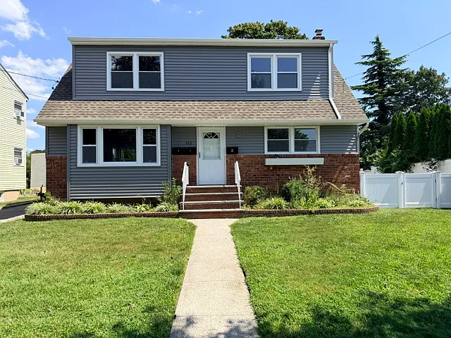 111 Rose St #1