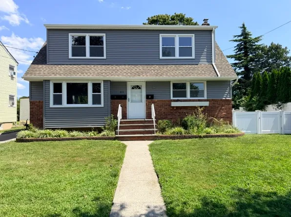 111 Rose St, Farmingdale, NY