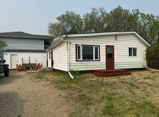 10421 S 89th St, Peace River, AB T8S 1N9
