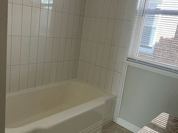 5th image of 1938 Kenilworth Ave APT 2