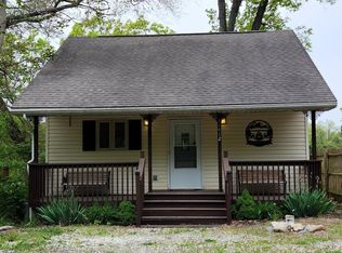 11412 Riverbank Ln, Pinckney, MI