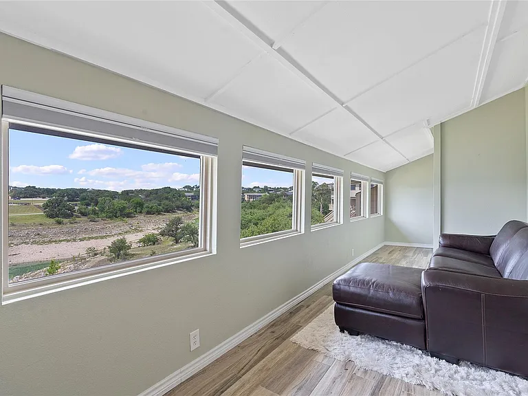 287 S Venture Blvd — Photo 17