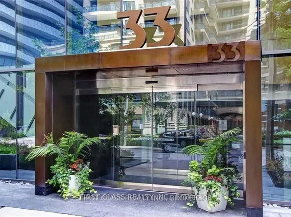 33 Charles St E, Toronto, ON