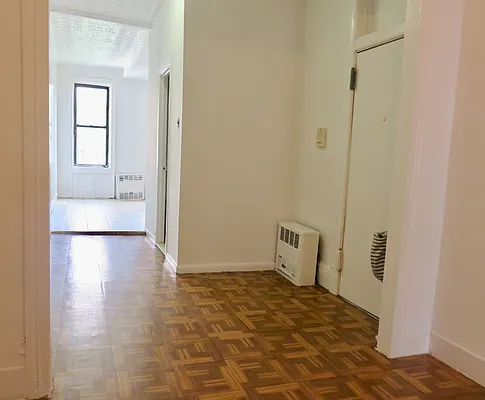 Rented by Space Real Estate | media 29