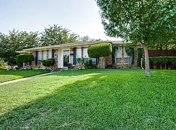 3rd image of 311 Willowbrook Dr