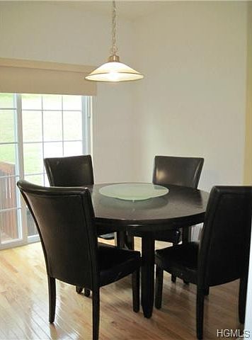 1st image of 1604 Hawthorn Way