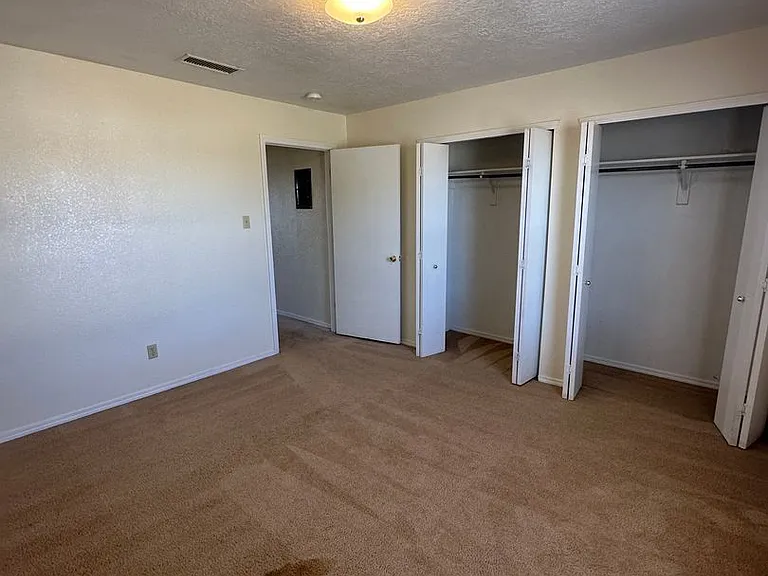 Echols 1500 - Sedona Apartments — Photo 11