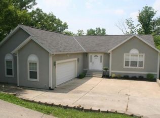 19767 Overlook Cir, Lawrenceburg, IN 47025