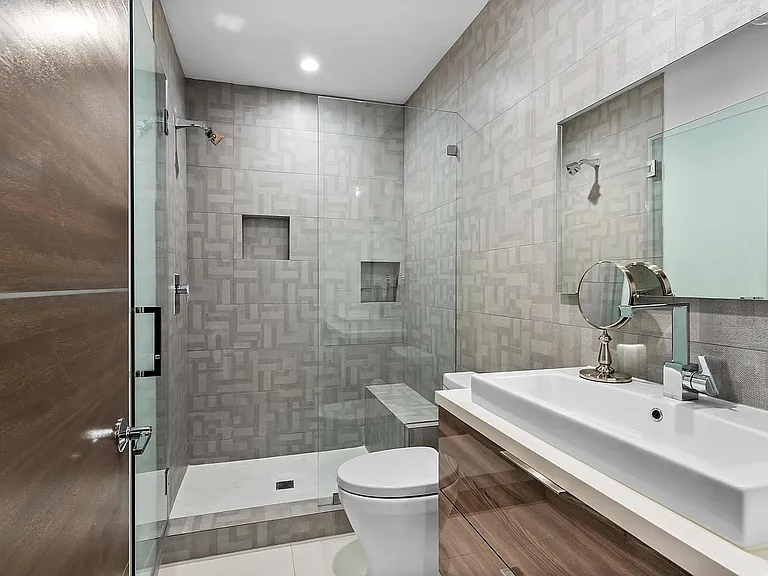 801 N Kilkea Dr — Photo 22