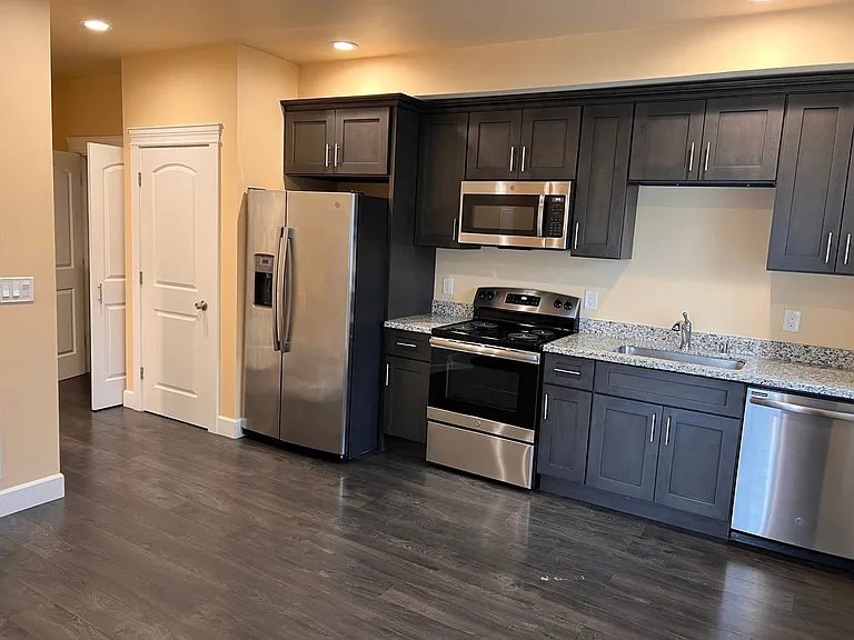 Marigold Apartments — Photo 43