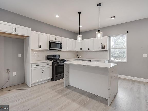 4th image of 3616 W Garrison Ave
