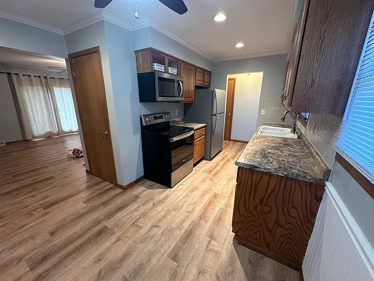 3520 Sunny Hill Dr — Photo 10