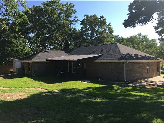 3rd image of 515 Hillcrest St