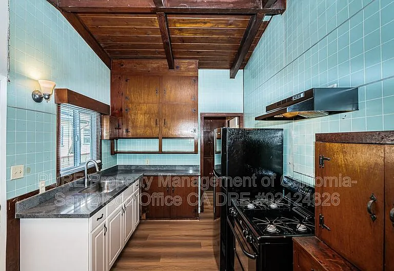 1053 Grand Ave — Photo 6