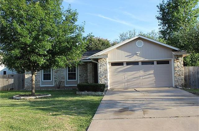 1st image of 805 Forest Glen Cv