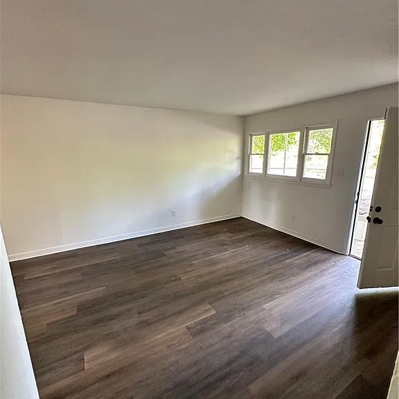 1305 Middle Ring Rd — Photo 2