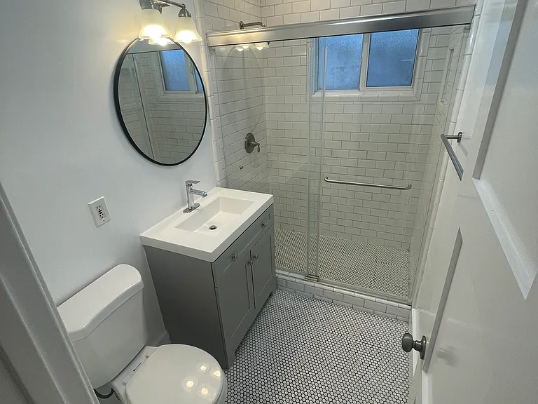 1604 Clay St #1604 — Photo 9