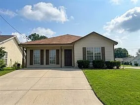 2208 Summerwind Dr — Photo 1